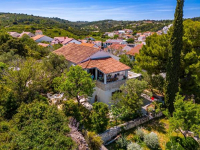 Holiday house with a parking space Sutivan, Brac - 23075